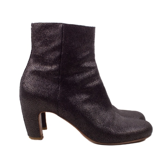 MAISON MARGIELA Black Textured Leather Booties Ankle Boots Size 40 - Picture 1 of 7